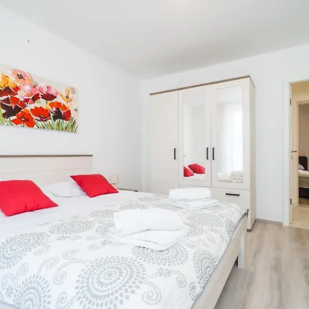 Cvjetkovi - Two Bedroom With Terrace And Sea View * Ragusa