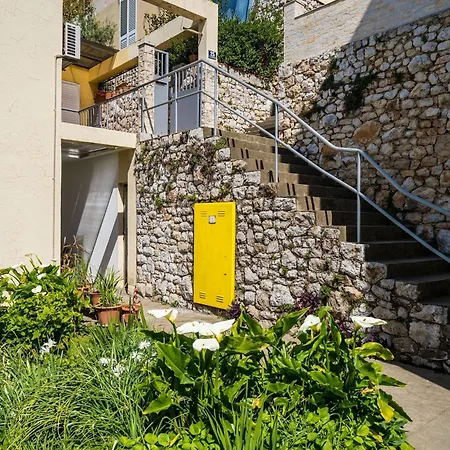 Cvjetkovi - Two Bedroom With Terrace And Sea View * Ragusa