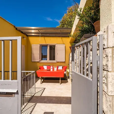 Cvjetkovi - Two Bedroom With Terrace And Sea View