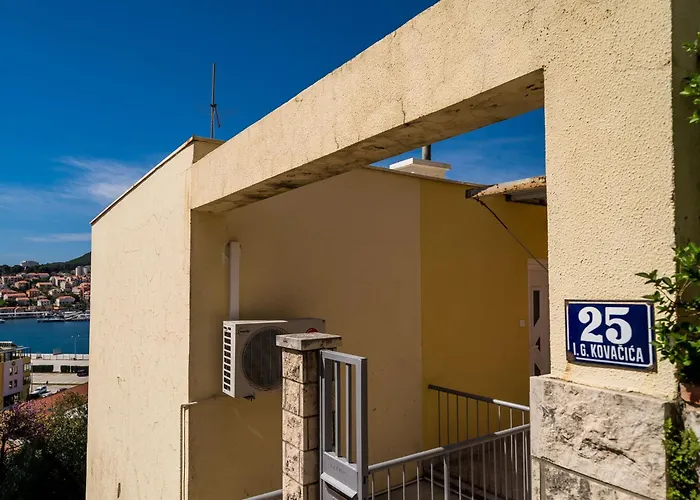 Cvjetkovi - Two Bedroom With Terrace And Sea View * Дубровник