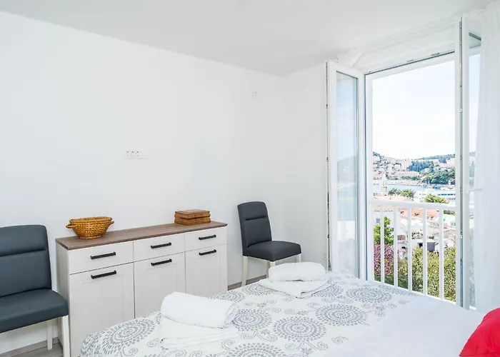 Cvjetkovi - Two Bedroom With Terrace And Sea View Дубровник