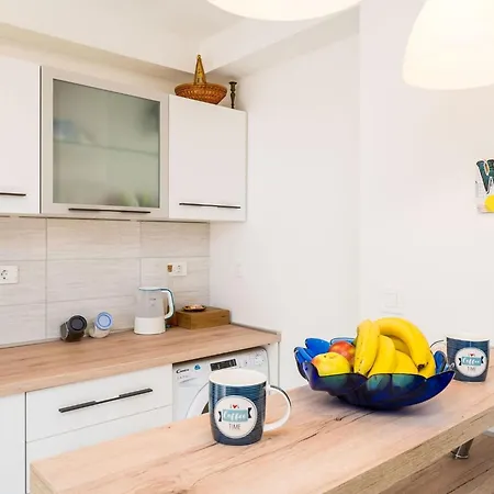 Cvjetkovi - Two Bedroom With Terrace And Sea View Daire