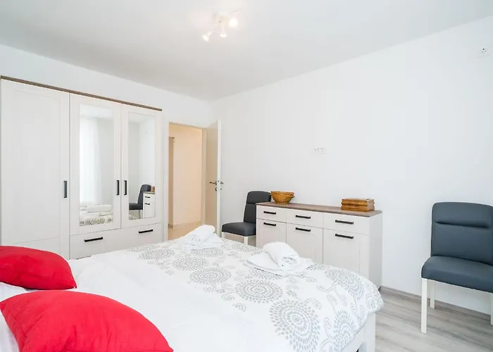 Cvjetkovi - Two Bedroom With Terrace And Sea View *