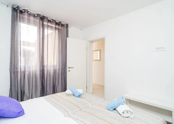 Cvjetkovi - Two Bedroom With Terrace And Sea View