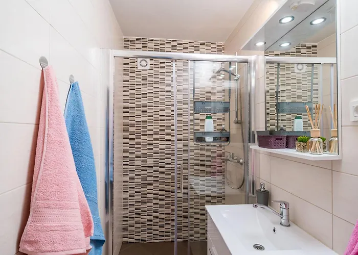 Cvjetkovi - Two Bedroom With Terrace And Sea View Daire *