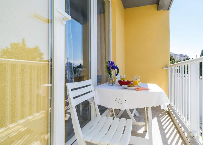 Cvjetkovi - Two Bedroom With Terrace And Sea View