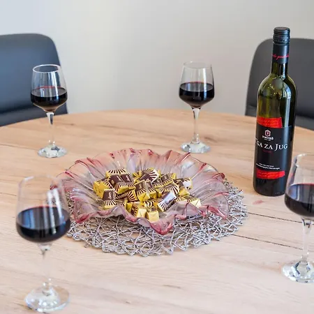 Cvjetkovi - Two Bedroom With Terrace And Sea View Апартаменты *